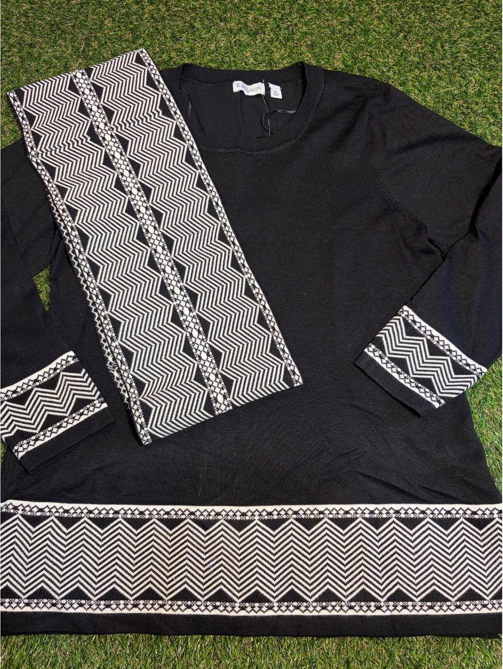 Kim Rogers Women's Black and White Patterned Long Sleeve Top